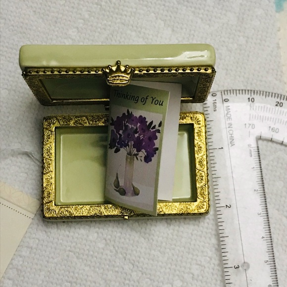 Hallmark Signature keepsake box - Picture 10 of 11